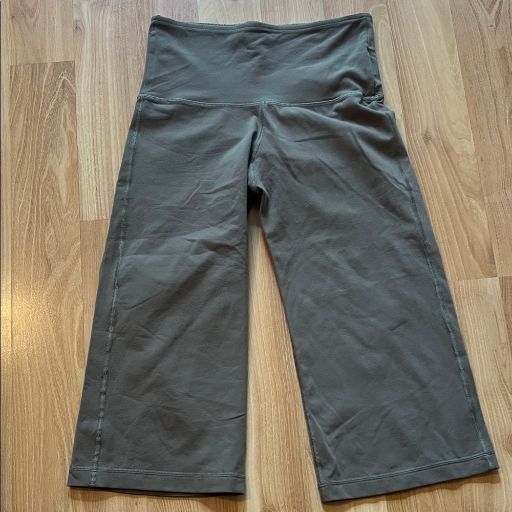 Lululemon Athletica Khaki Wide-Leg Capris